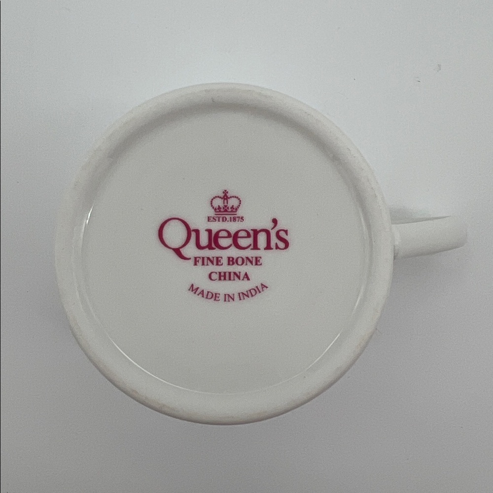 Elegant and Dainty ‘Ingrid’ Blue and White Fine Bone China by Queen’s. - Picture 7 of 9